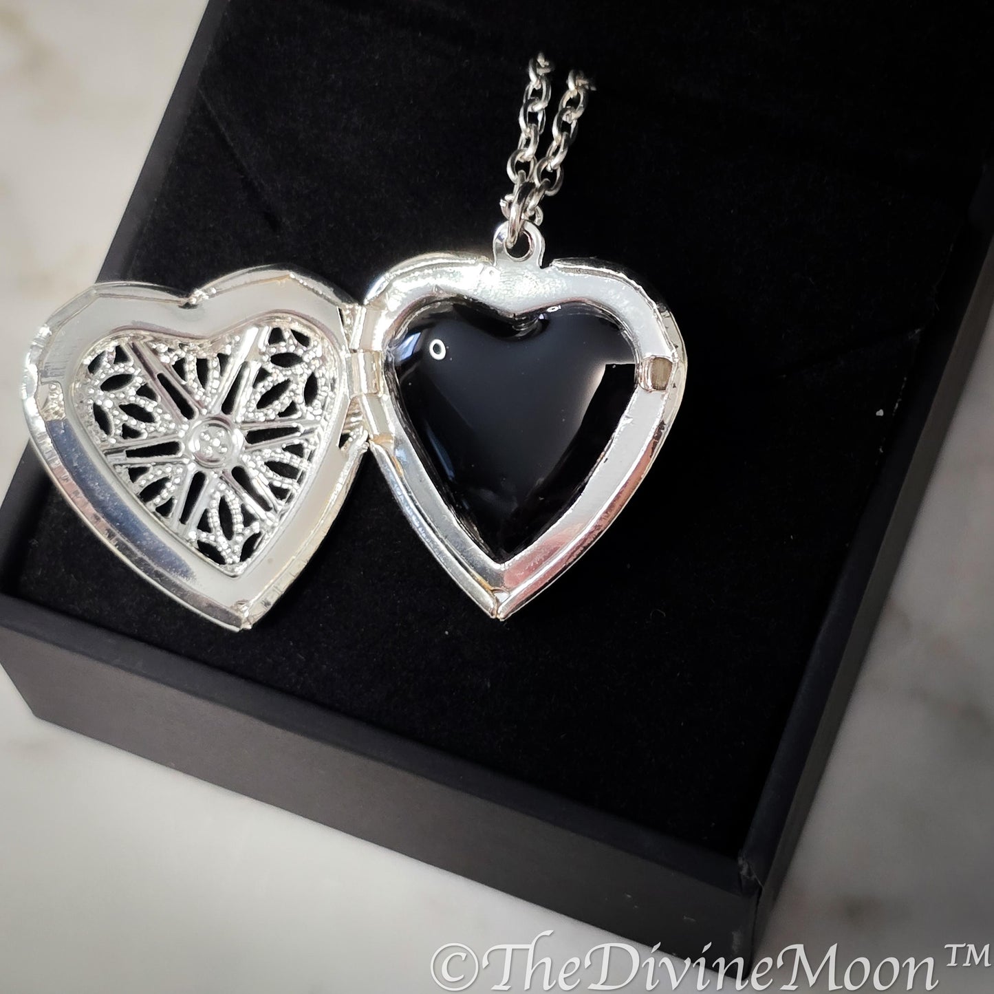 Antique Heart Locket Vintage Scrying Mirror Necklace - Fortune Telling - Psychic - Divination - Scrying Tool - Gift - Vintage Gift - Divine