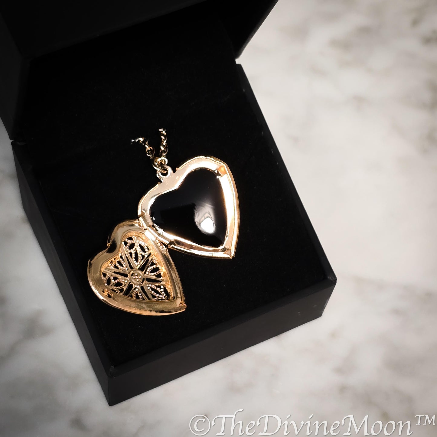 Antique Heart Locket Vintage Scrying Mirror Necklace - Fortune Telling - Psychic - Divination - Scrying Tool - Gift - Vintage Gift - Divine