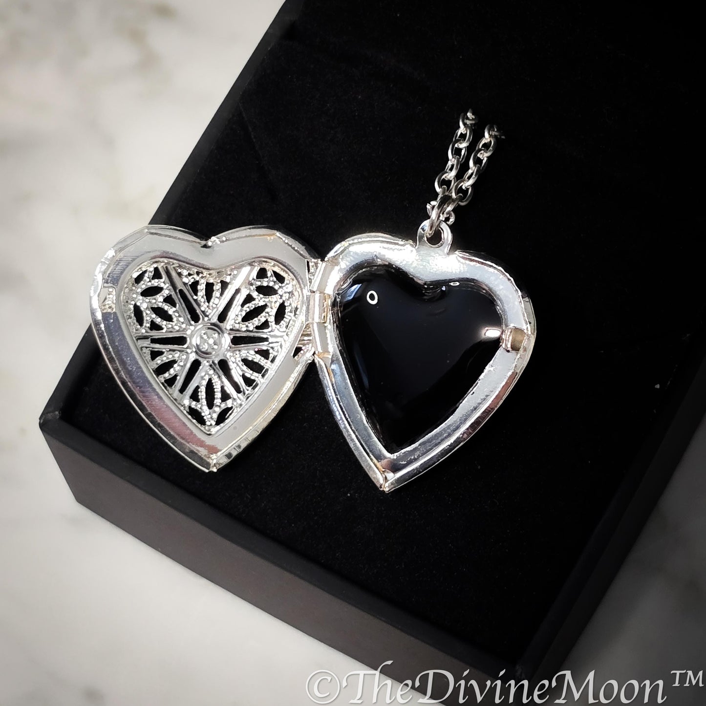 Antique Heart Locket Vintage Scrying Mirror Necklace - Fortune Telling - Psychic - Divination - Scrying Tool - Gift - Vintage Gift - Divine