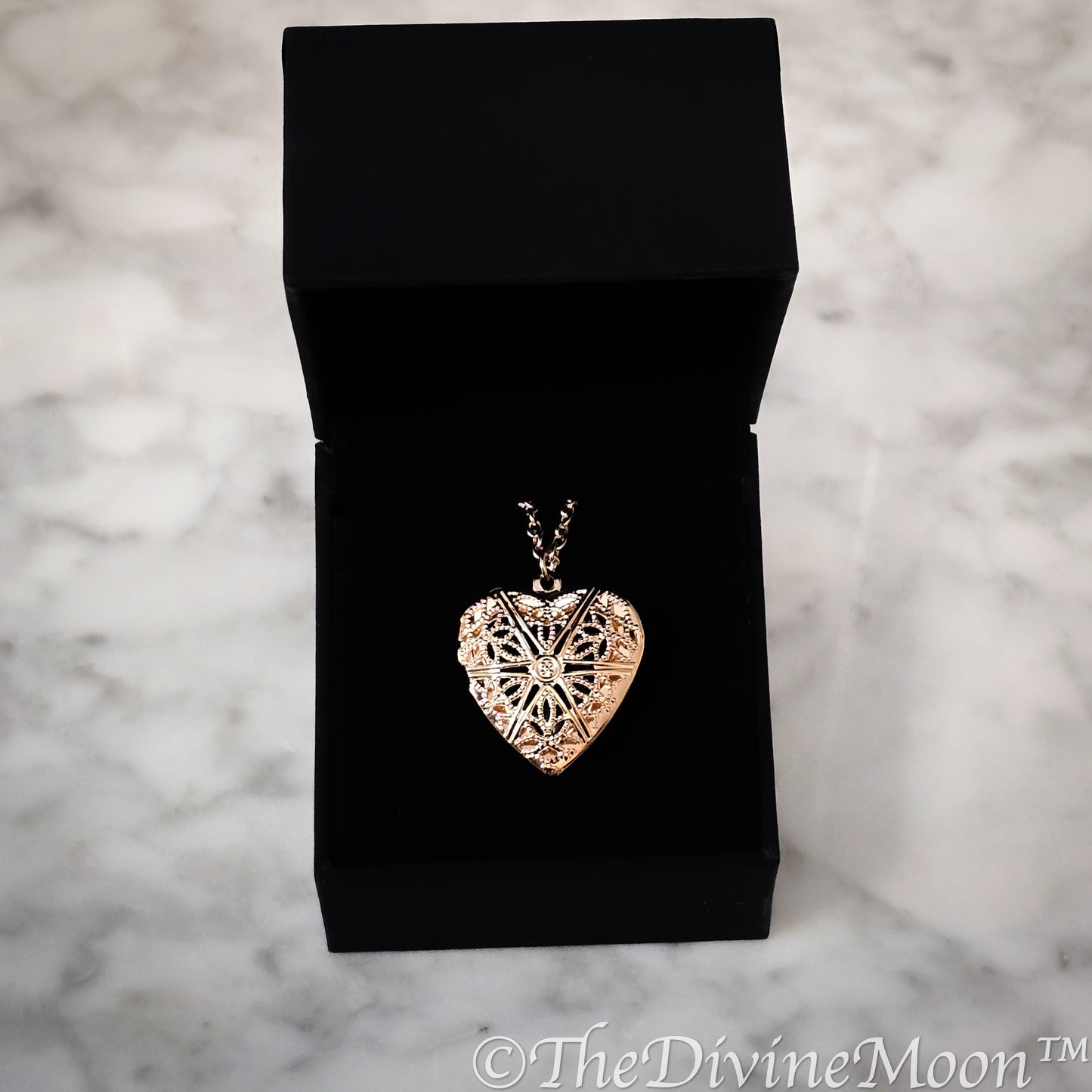 Antique Heart Locket Vintage Scrying Mirror Necklace - Fortune Telling - Psychic - Divination - Scrying Tool - Gift - Vintage Gift - Divine