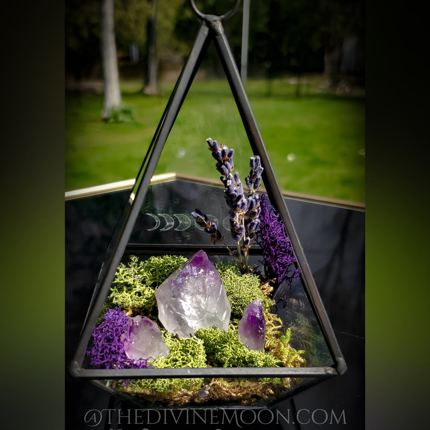 Moon Crystal Garden – Amethyst Terrarium Decor – Hanging or Standing Glass Display – Moss & Stone Arrangement – Nature-Inspired Gift