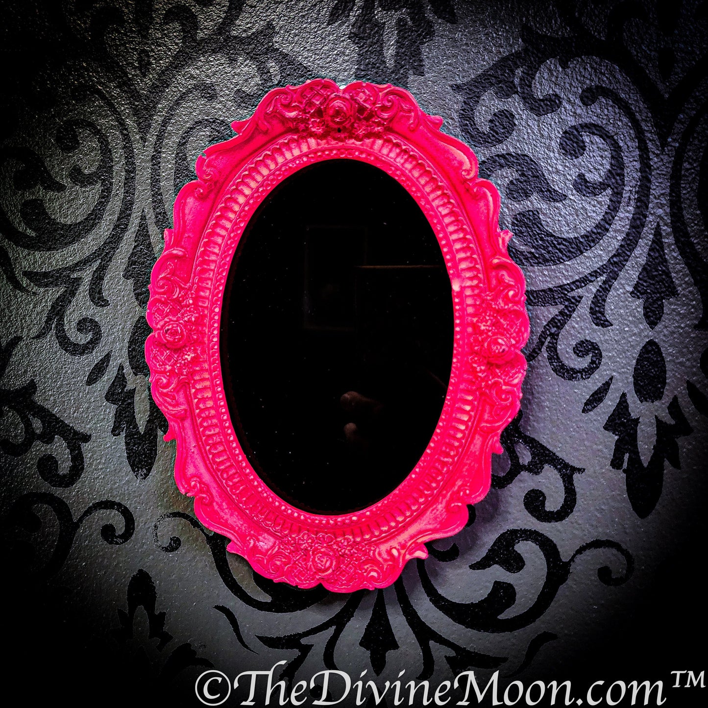 Antique Vintage Scrying Mirror - V1PNK