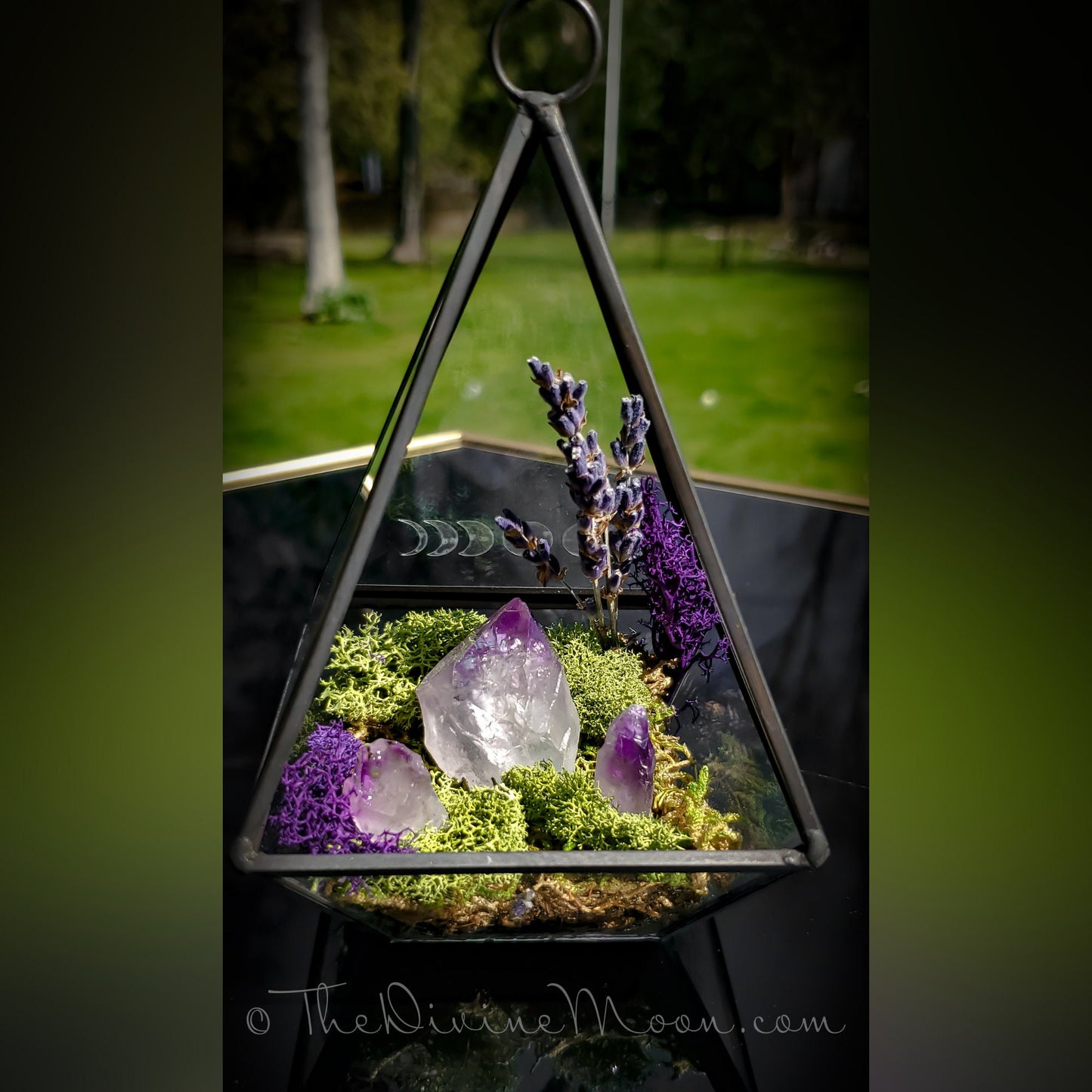 Moon Crystal Garden – Amethyst Terrarium Decor – Hanging or Standing Glass Display – Moss & Stone Arrangement – Nature-Inspired Gift