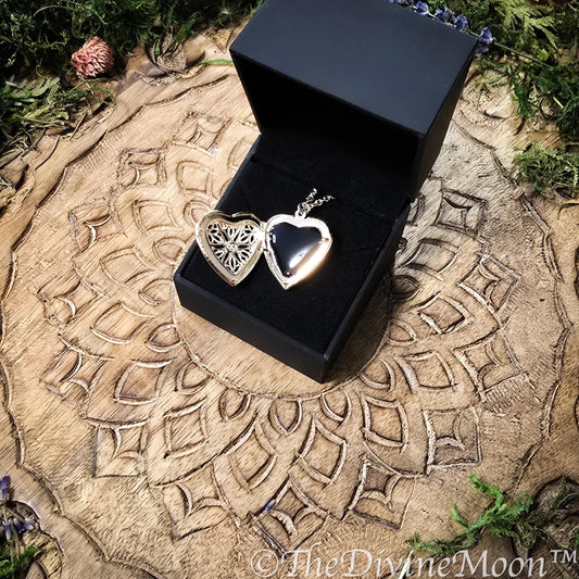 Antique Heart Locket Vintage Scrying Mirror Necklace - Fortune Telling - Psychic - Divination - Scrying Tool - Gift - Vintage Gift - Divine
